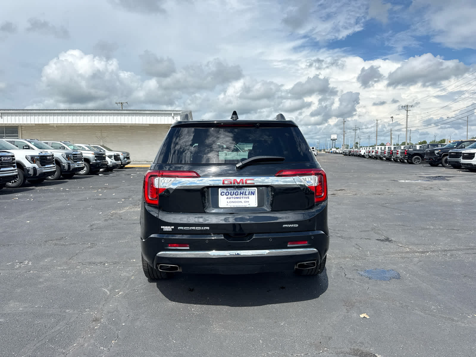 2023 GMC Acadia Denali