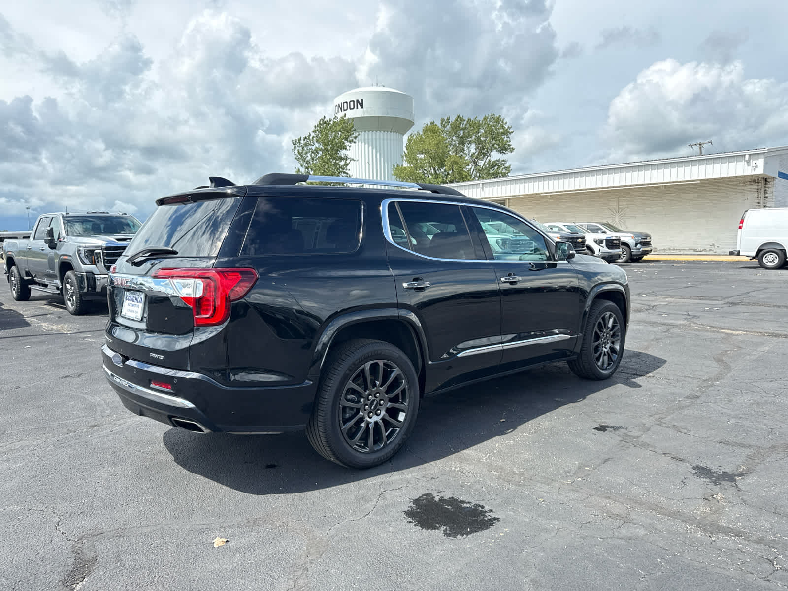 2023 GMC Acadia Denali