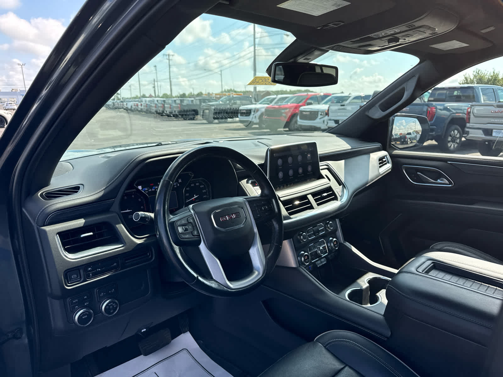 2021 GMC Yukon SLT