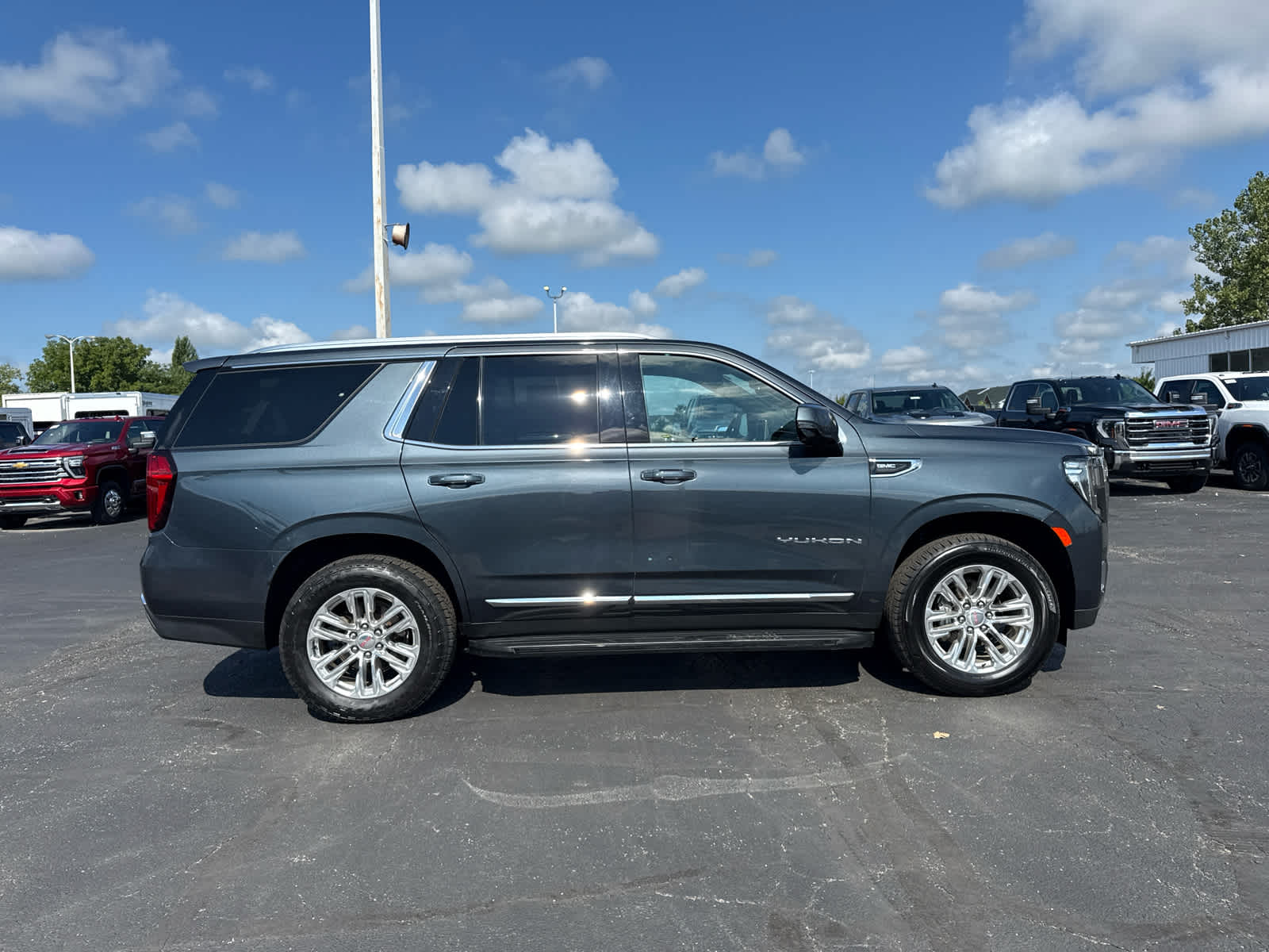 2021 GMC Yukon SLT