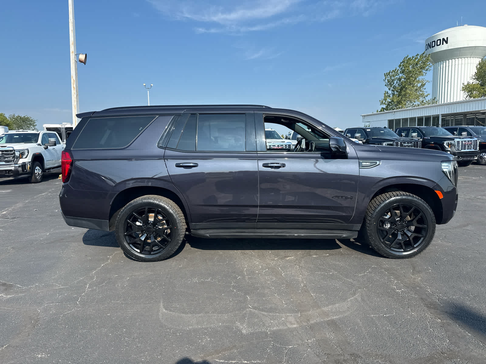 2024 GMC Yukon AT4