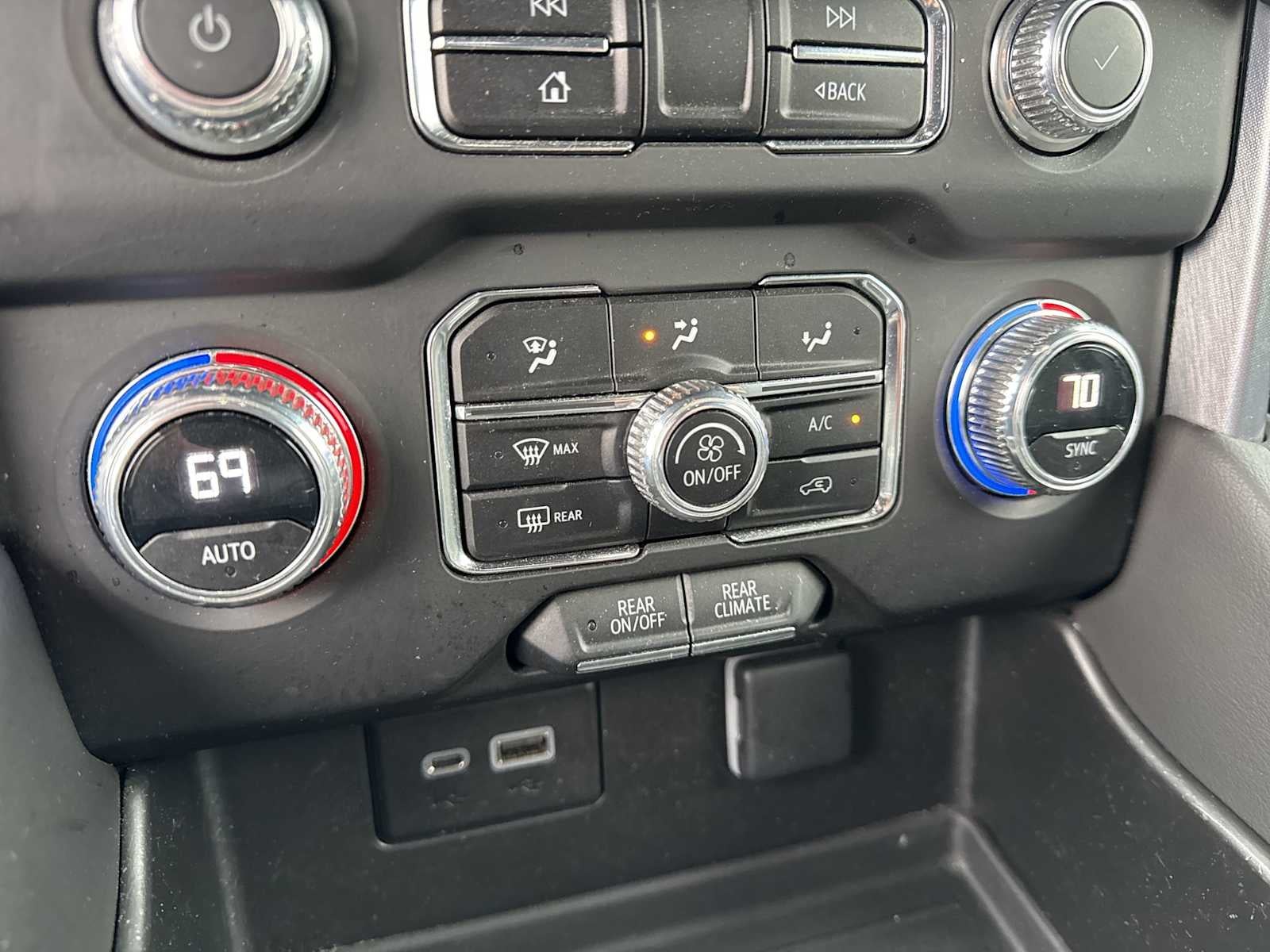 2023 GMC Yukon XL SLE