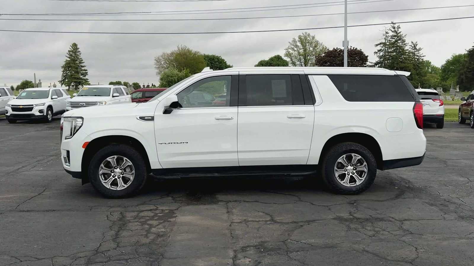 2023 GMC Yukon XL SLE