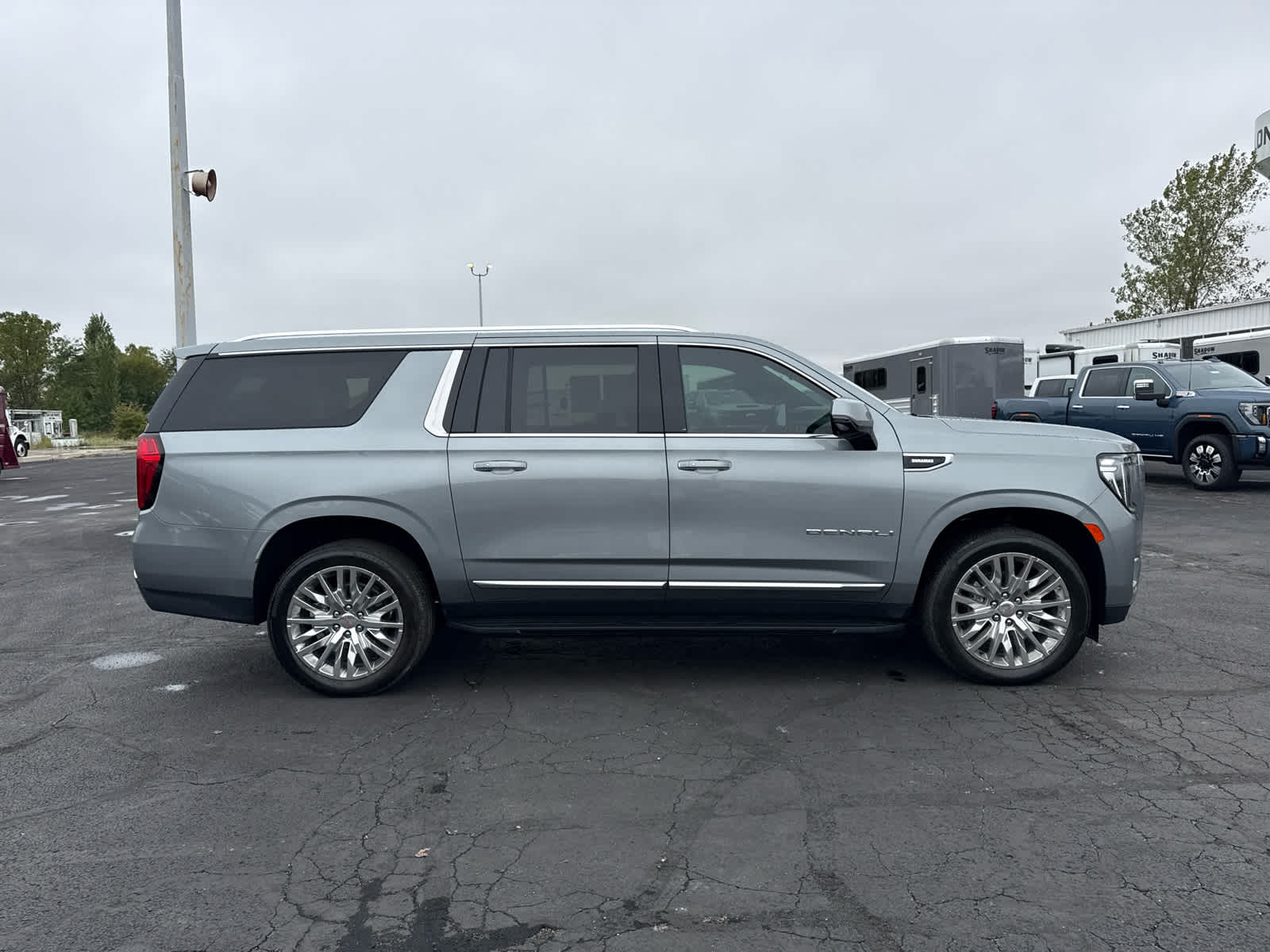 2023 GMC Yukon XL Denali