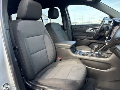 2022 Chevrolet Traverse LT Cloth