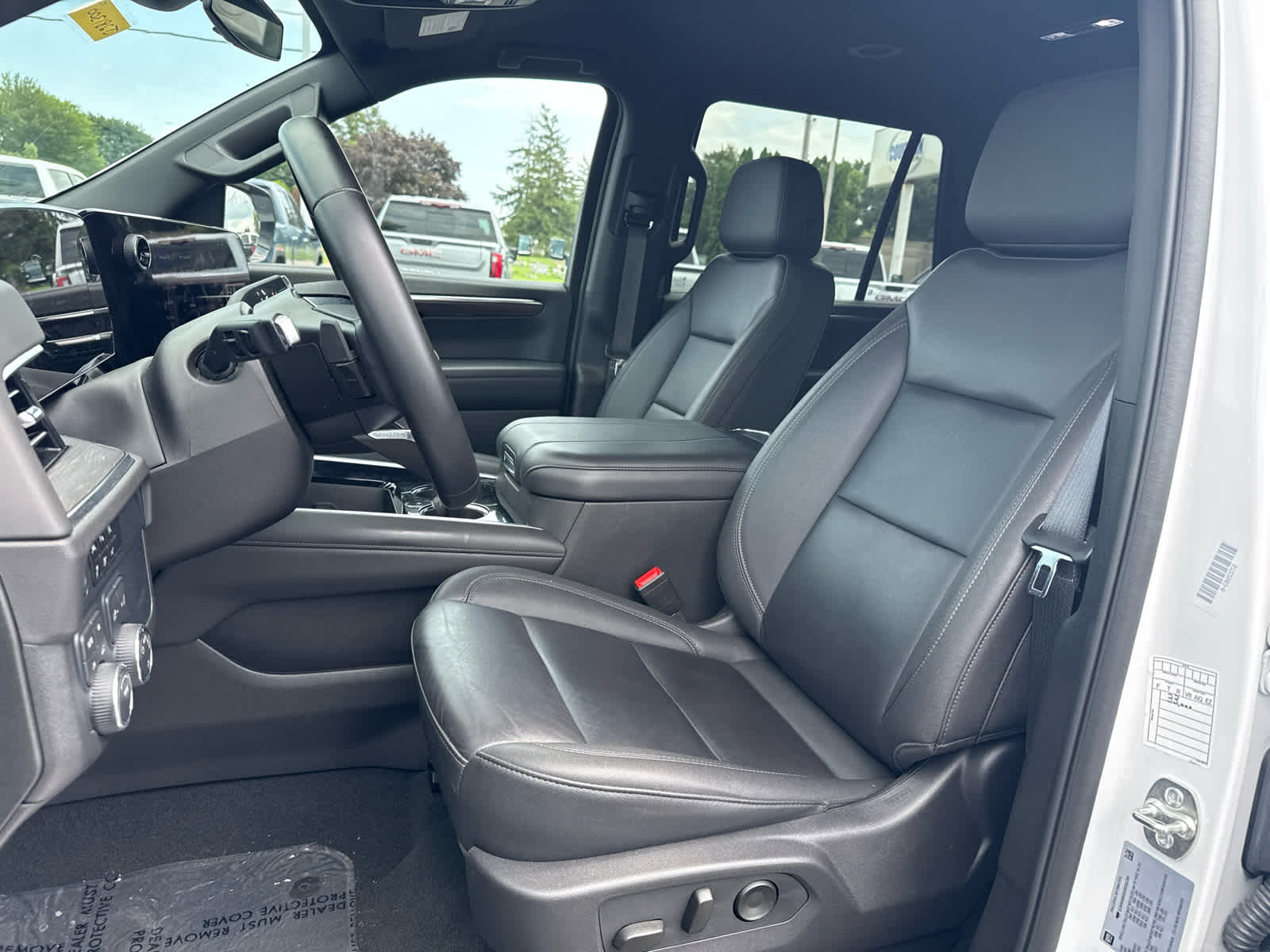 2025 Chevrolet Tahoe LT - Photo 10