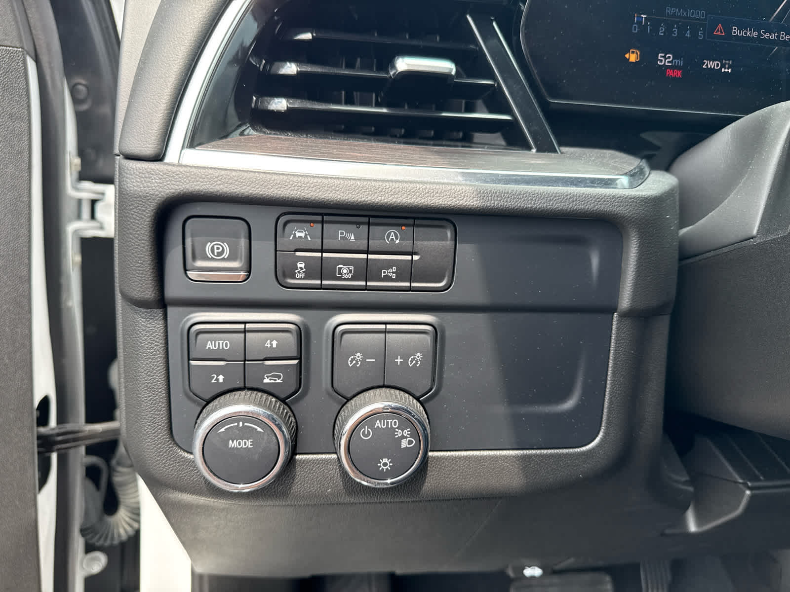 2025 Chevrolet Tahoe LT - Photo 14
