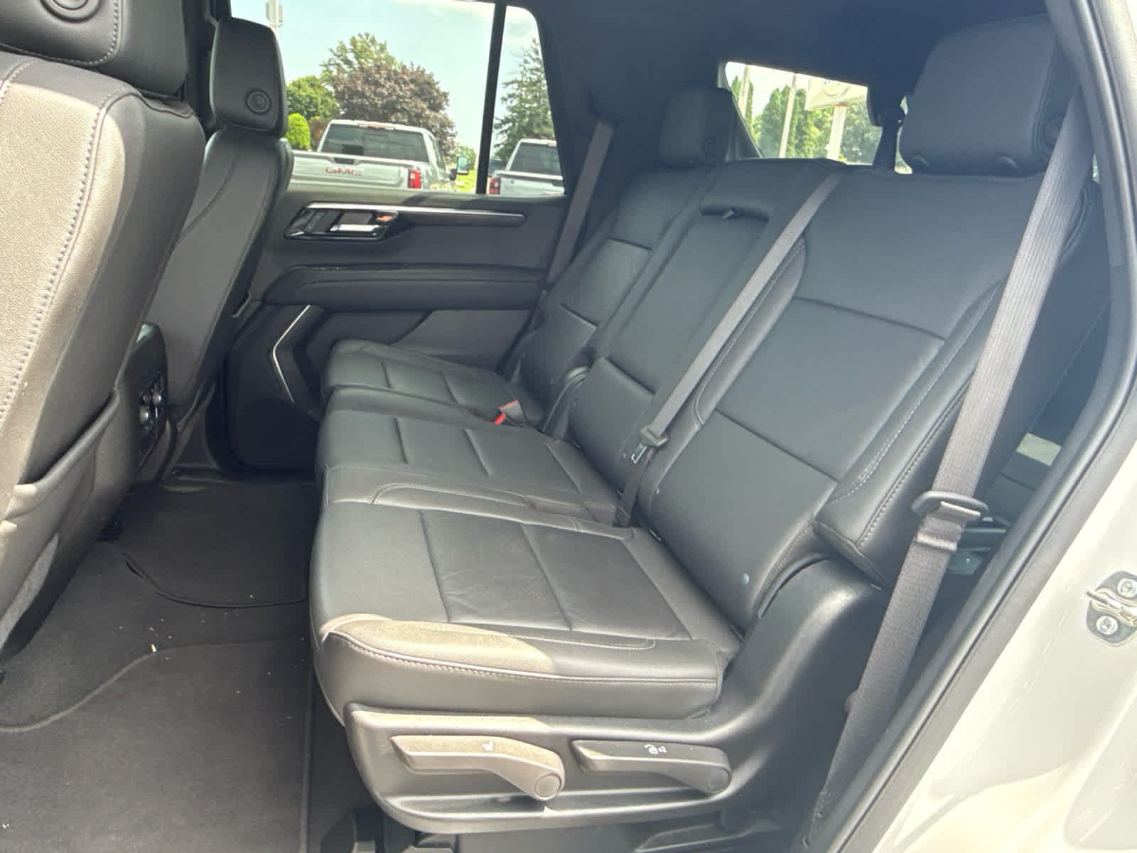 2025 Chevrolet Tahoe LT - Photo 24