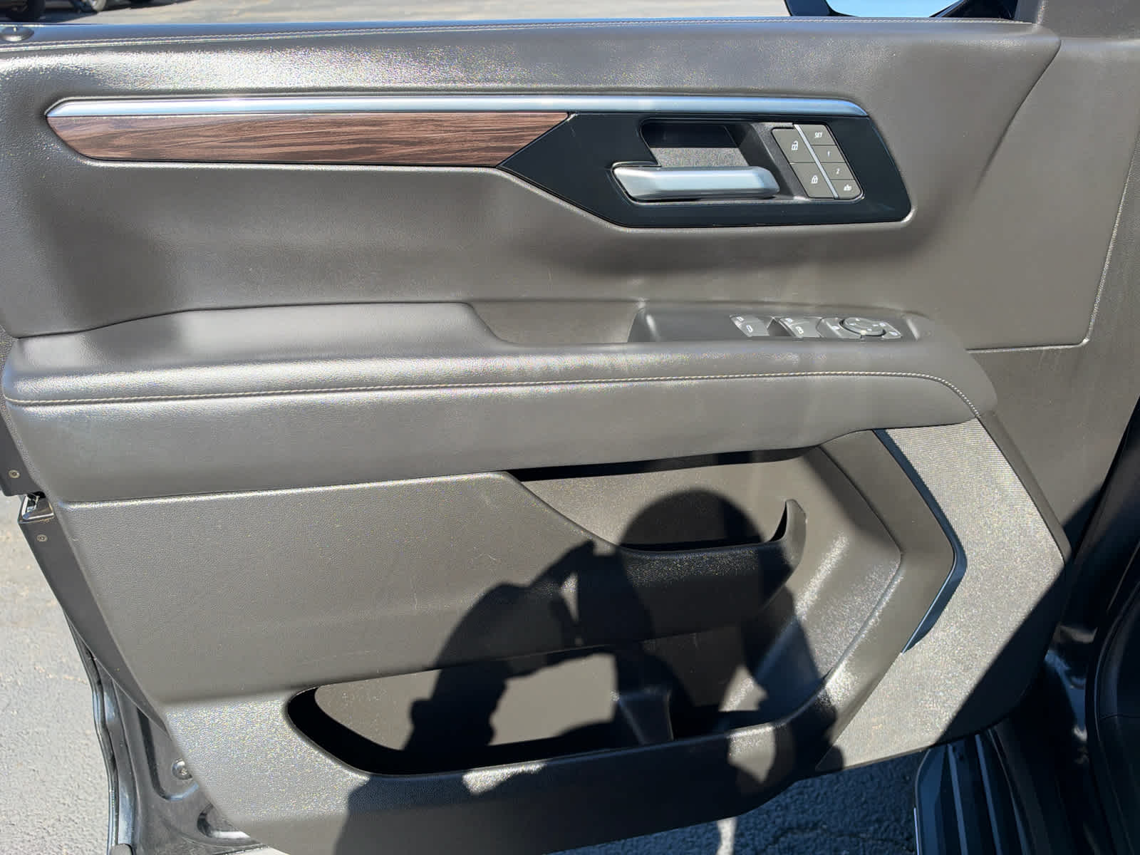 2025 Chevrolet Tahoe LT - Photo 12