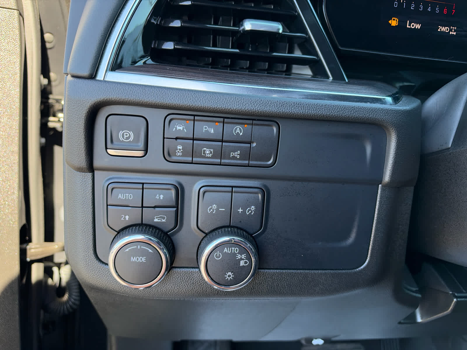 2025 Chevrolet Tahoe LT - Photo 14