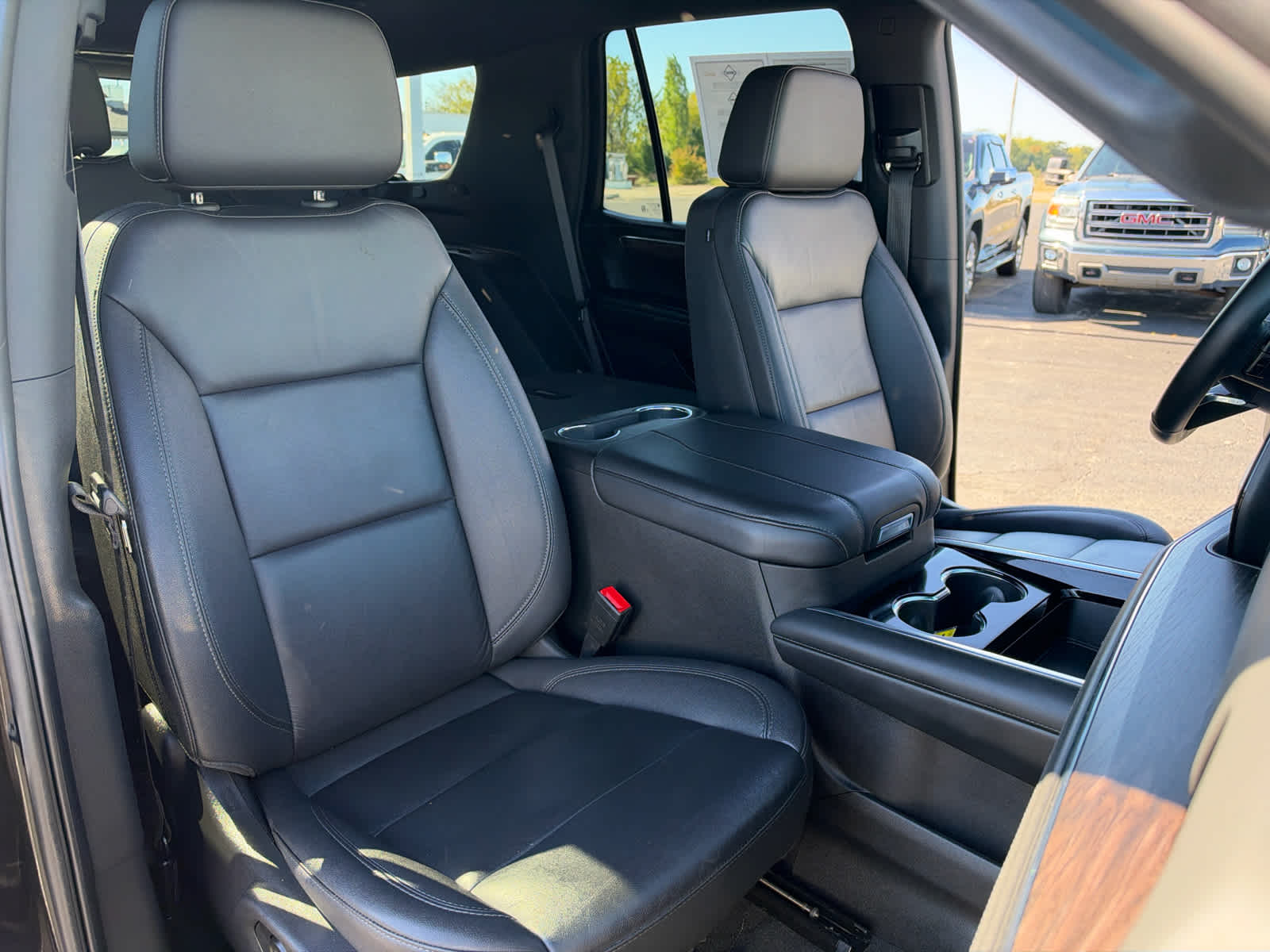 2025 Chevrolet Tahoe LT - Photo 26