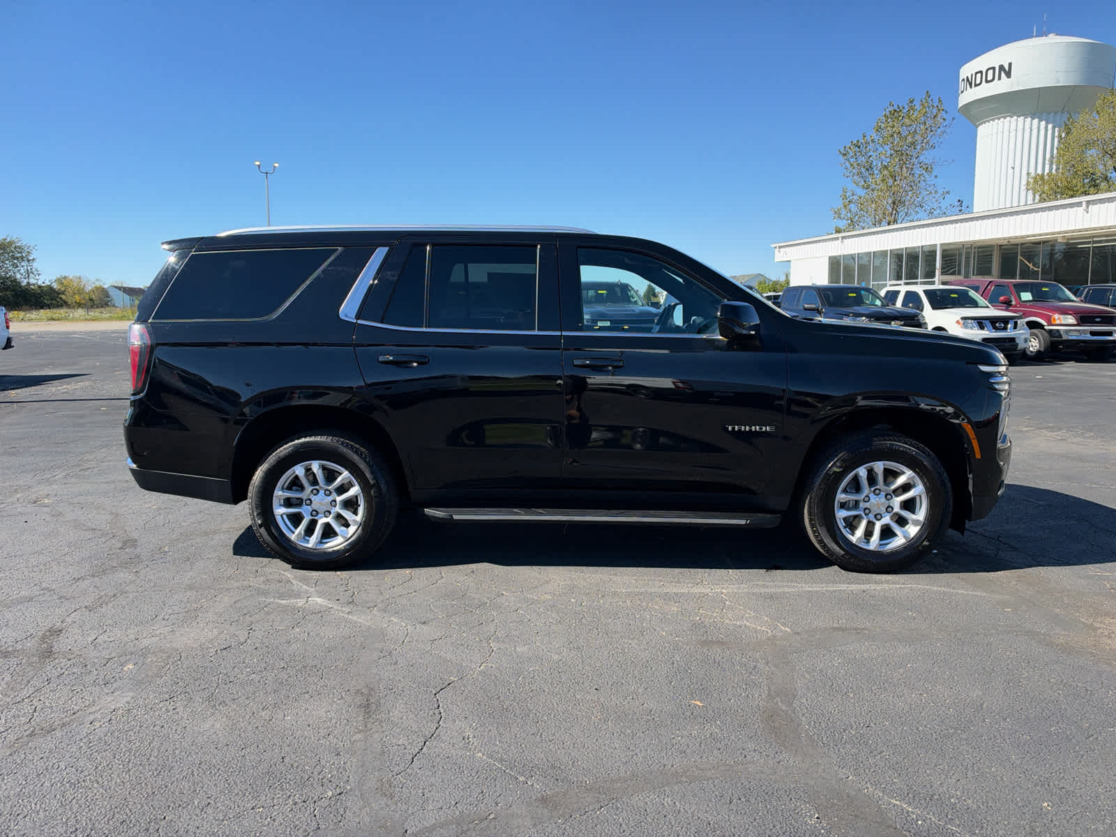2025 Chevrolet Tahoe LT - Photo 6