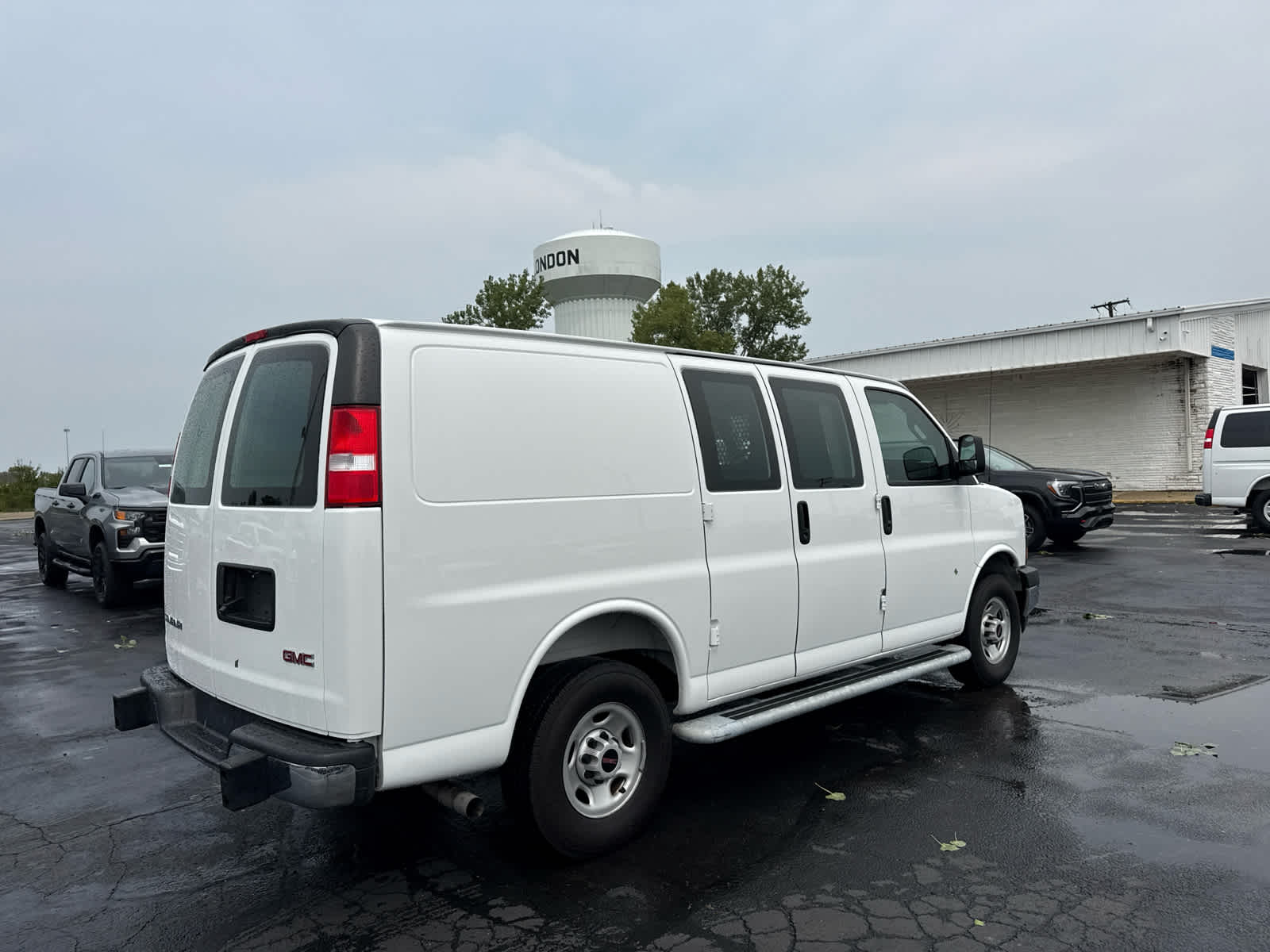 2025 GMC Savana Cargo Work Van