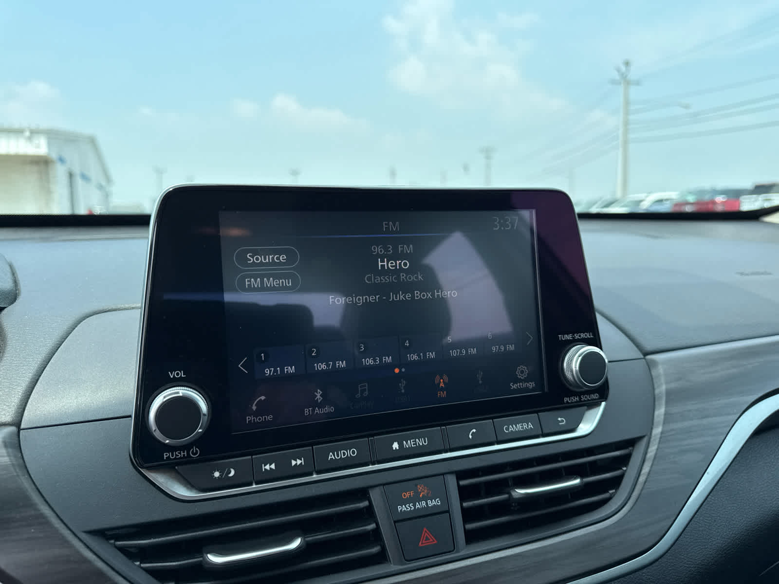 2025 Nissan Altima SV - Photo 16
