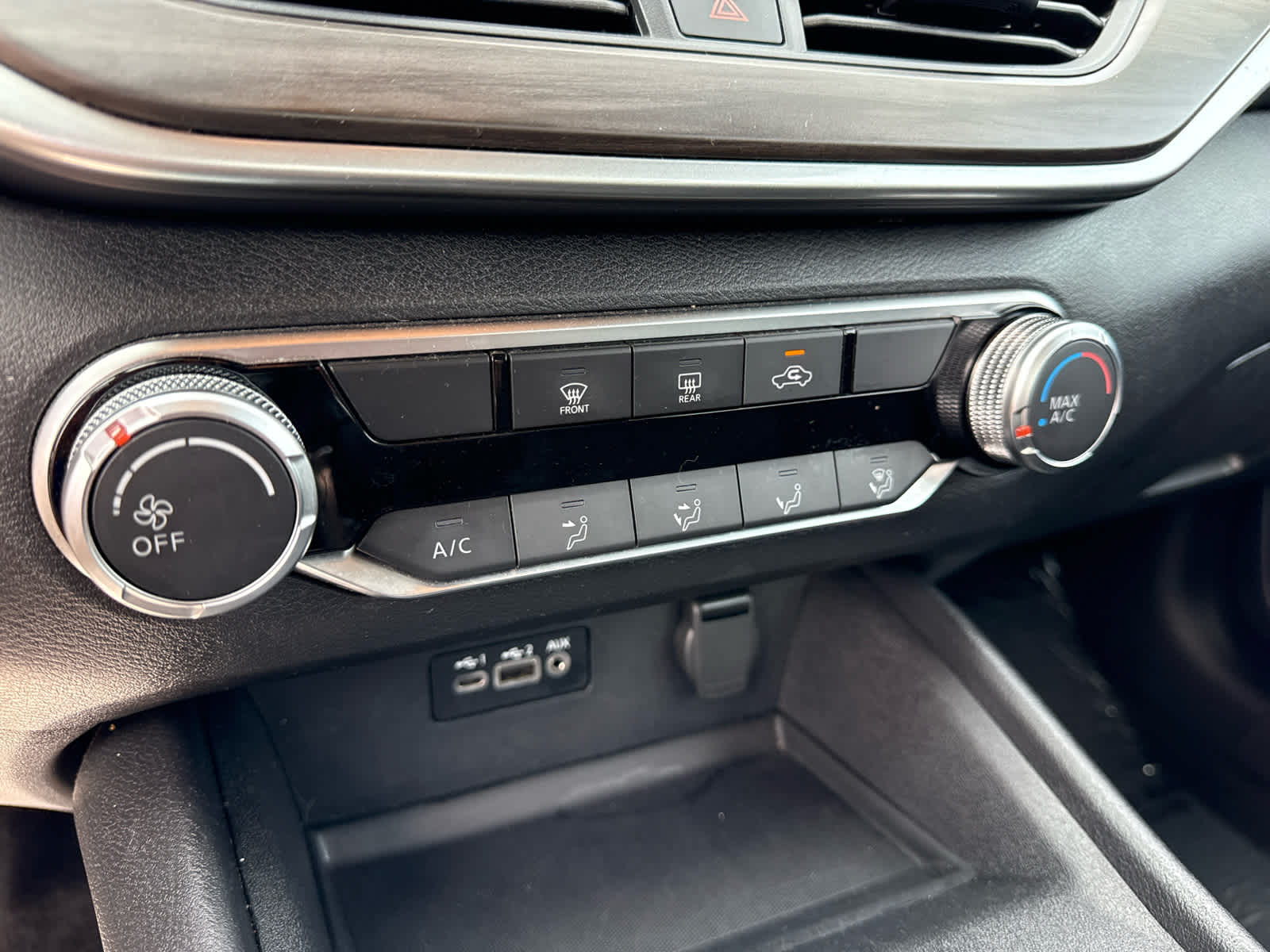 2025 Nissan Altima SV - Photo 18
