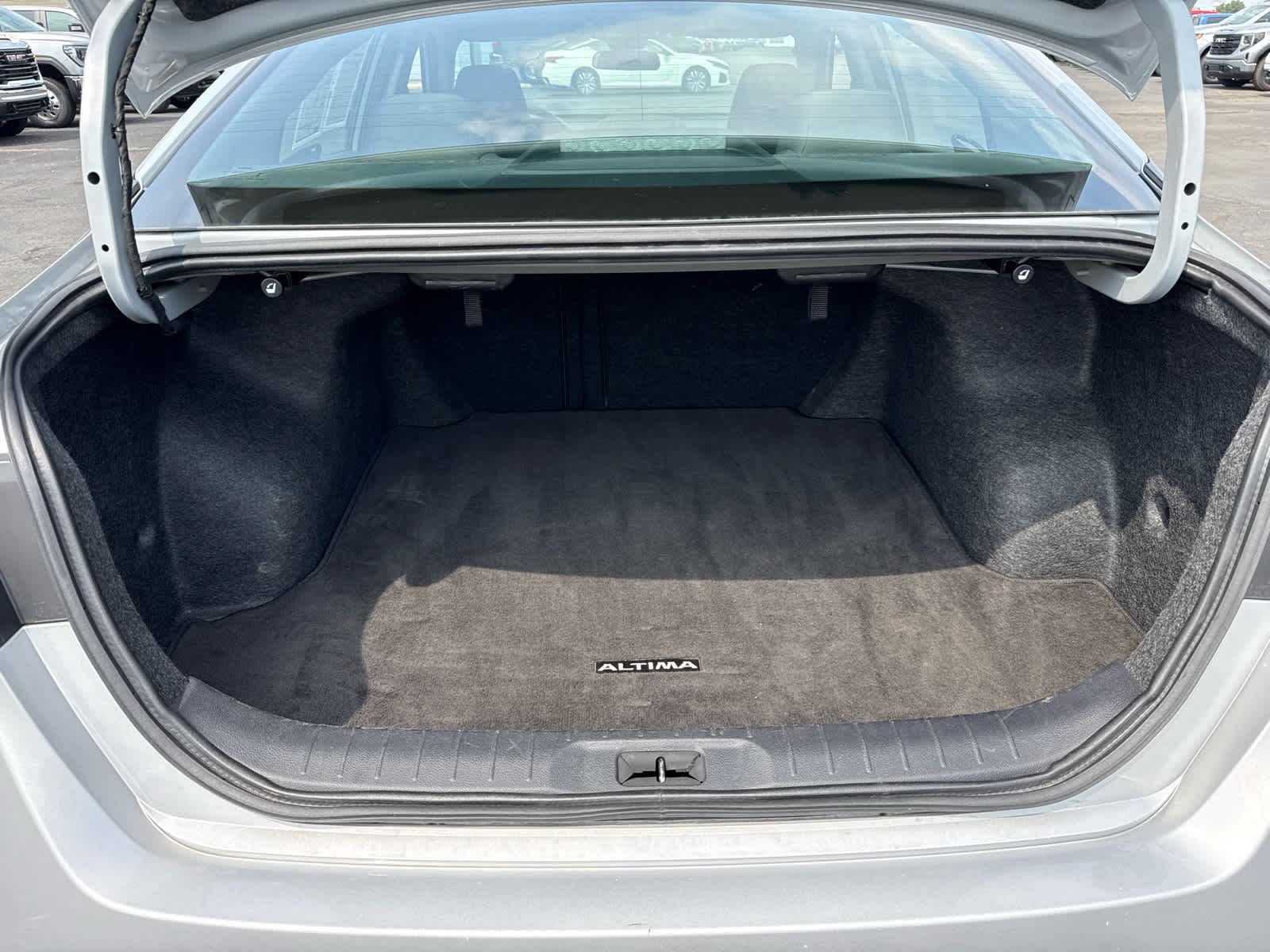 2025 Nissan Altima SV - Photo 22