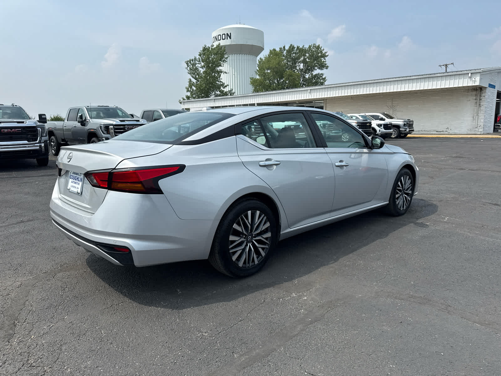 2025 Nissan Altima SV - Photo 5