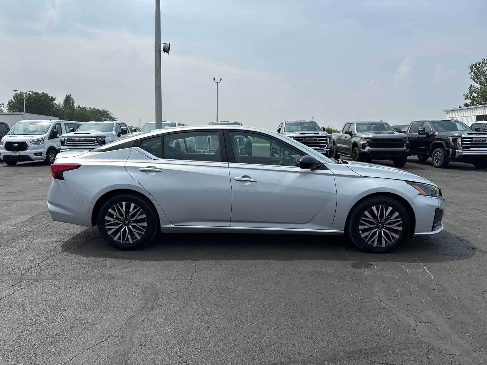 2025 Nissan Altima SV - Photo 6