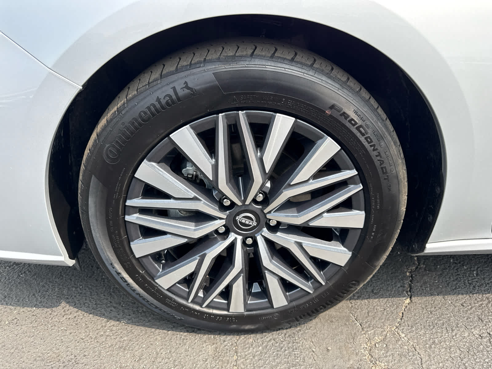 2025 Nissan Altima SV - Photo 9