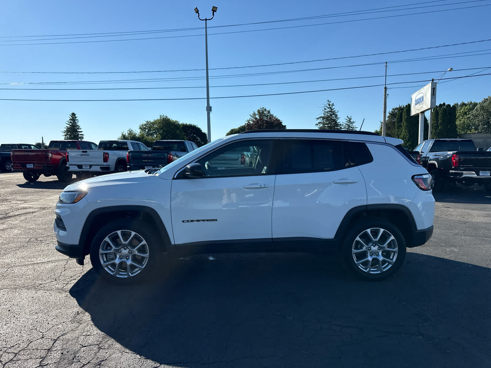 2024 Jeep Compass Latitude Lux FWD