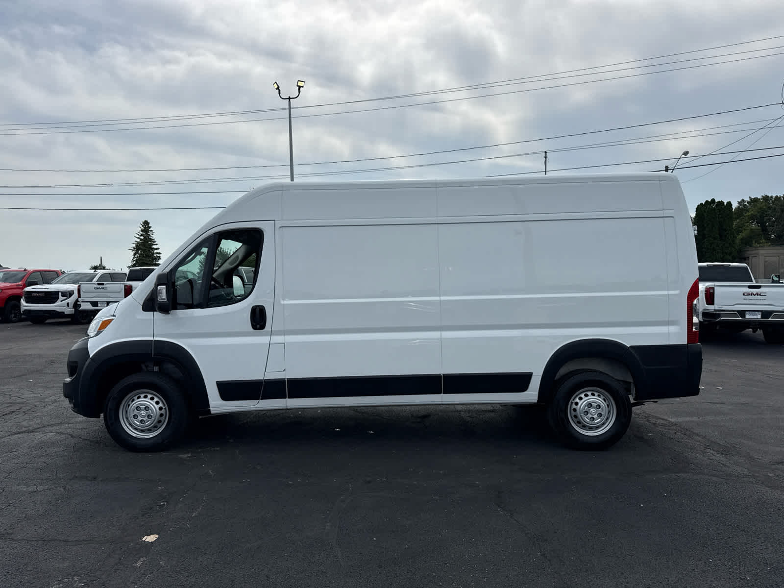 2026 RAM ProMaster Cargo Van Tradesman