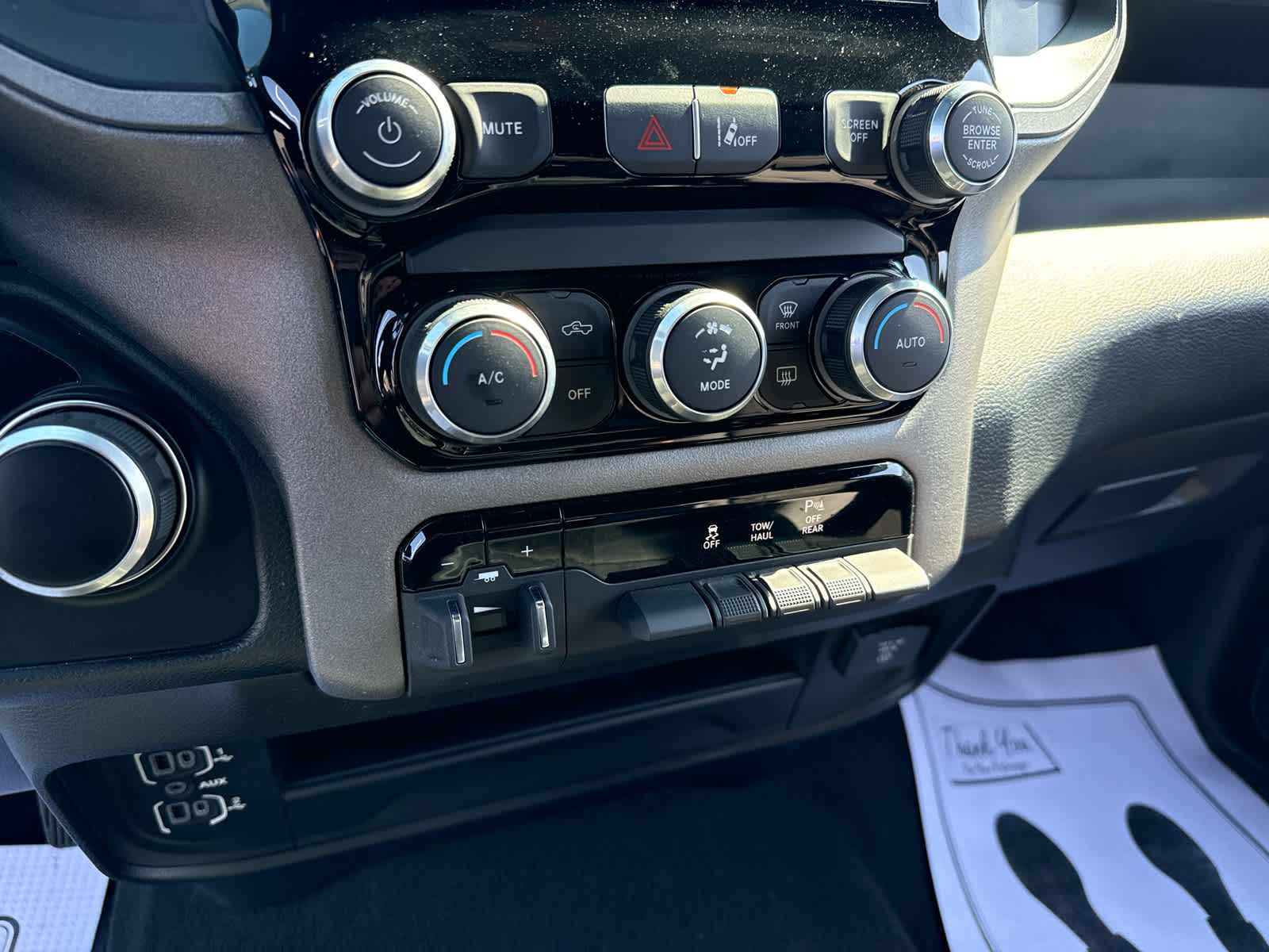 2024 RAM 2500 Tradesman Crew Cab 4x4 8' Box