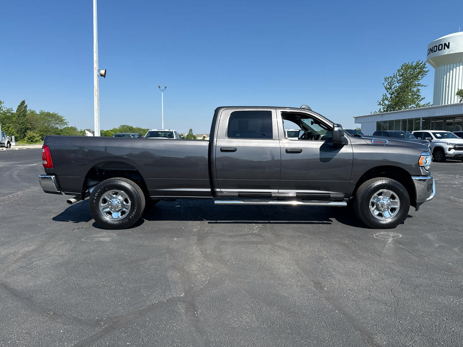 2024 RAM 2500 Tradesman Crew Cab 4x4 8' Box