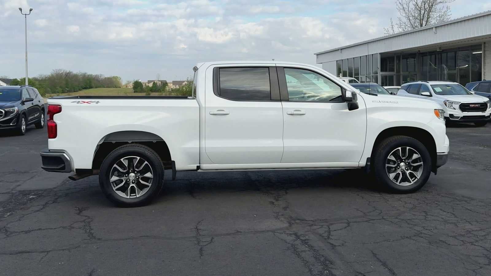 2023 Chevrolet Silverado 1500 LT (2FL)