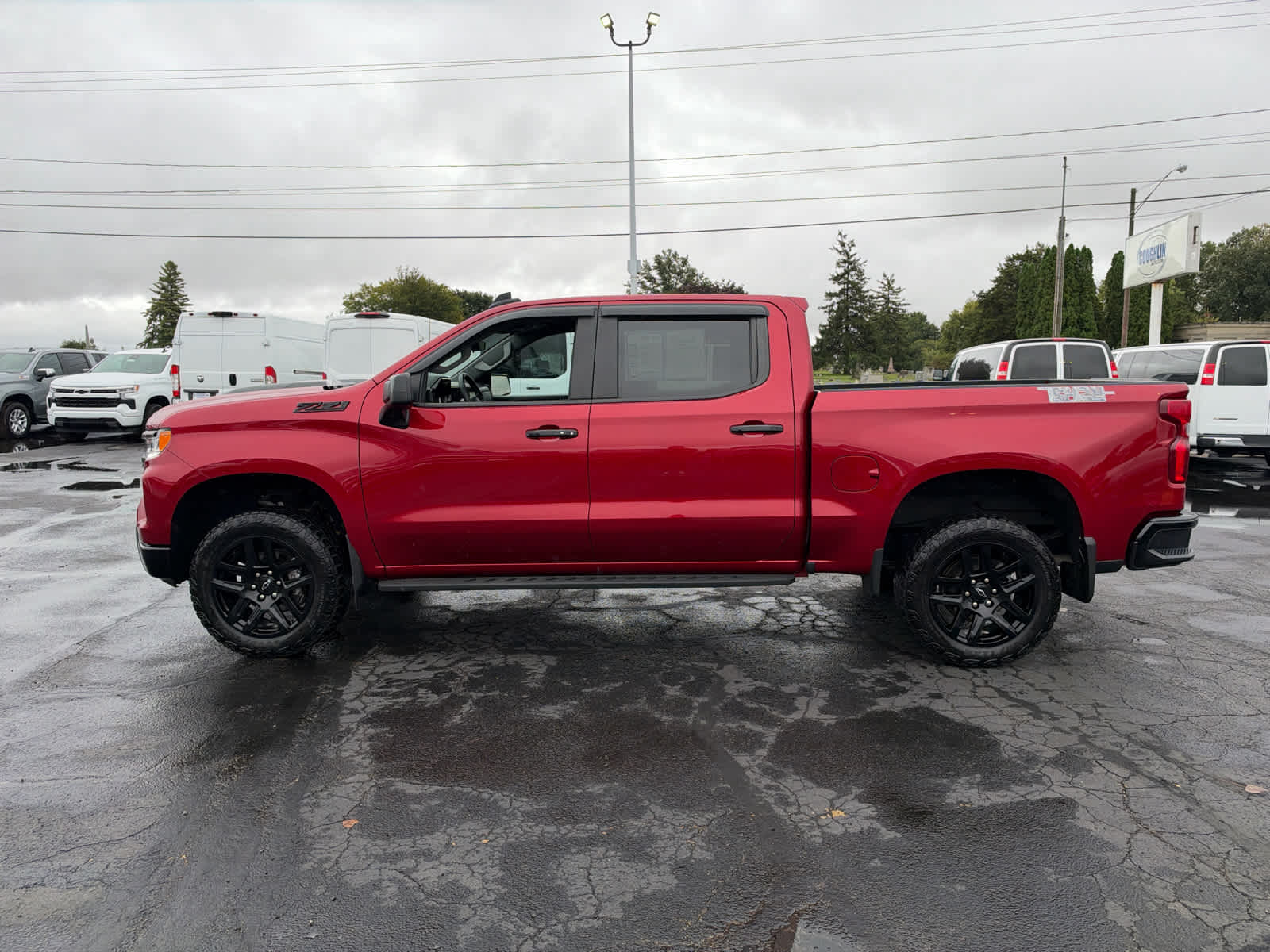 2024 Chevrolet Silverado 1500 LT Trail Boss - Photo 2