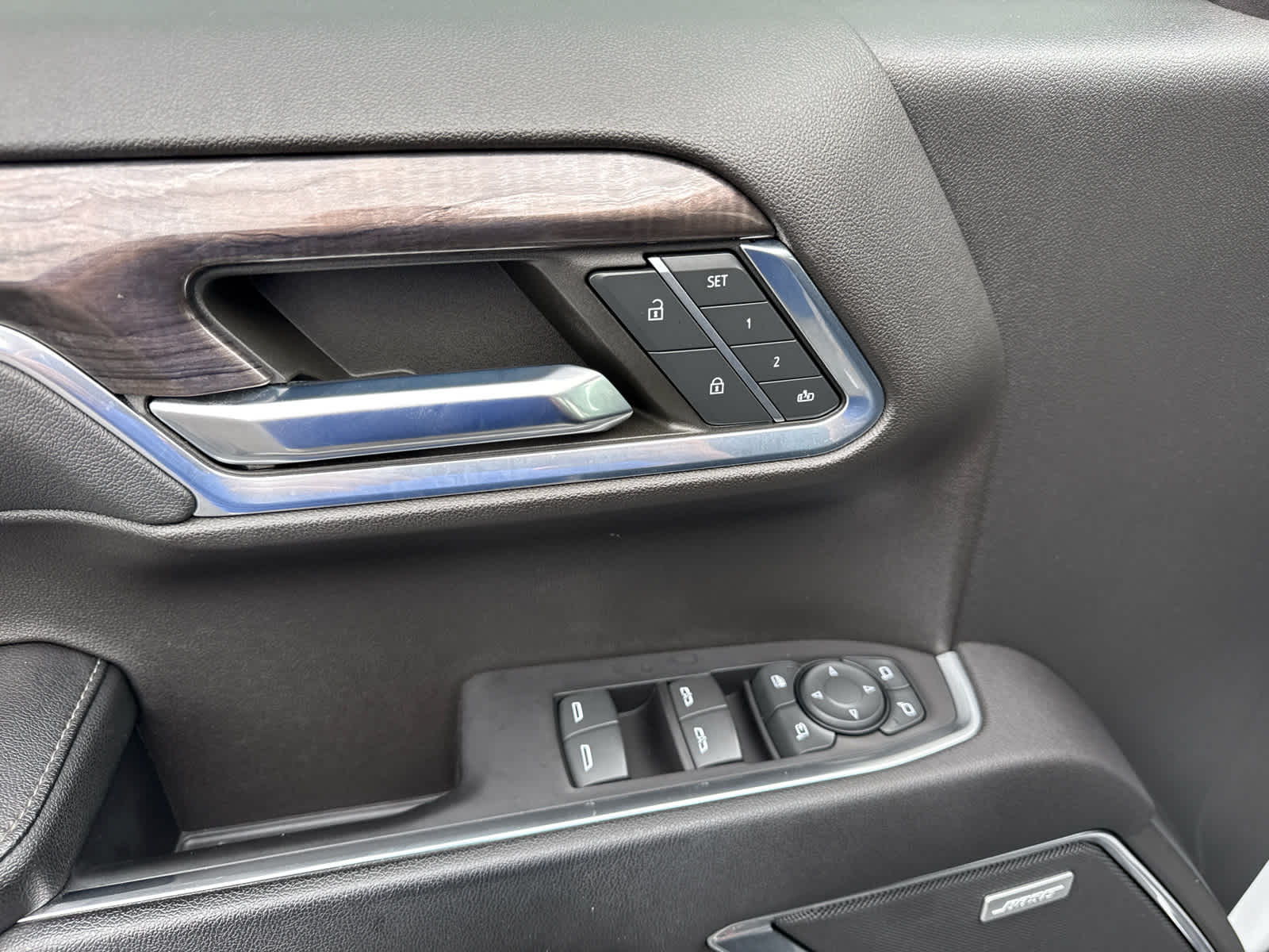 2023 Chevrolet Silverado 1500 LTZ - Photo 10