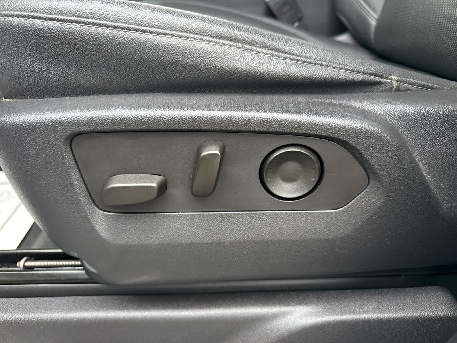 2023 Chevrolet Silverado 1500 LTZ - Photo 12