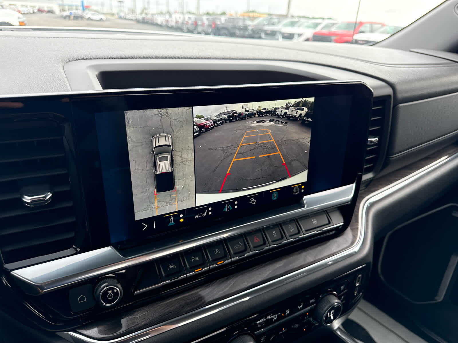 2023 Chevrolet Silverado 1500 LTZ - Photo 17