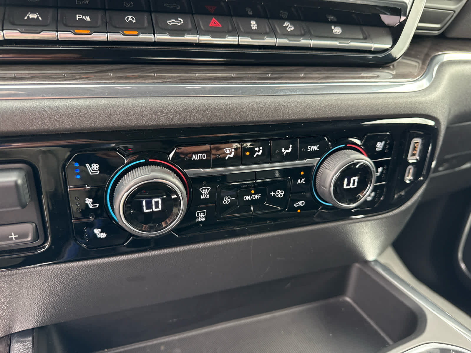 2023 Chevrolet Silverado 1500 LTZ - Photo 18