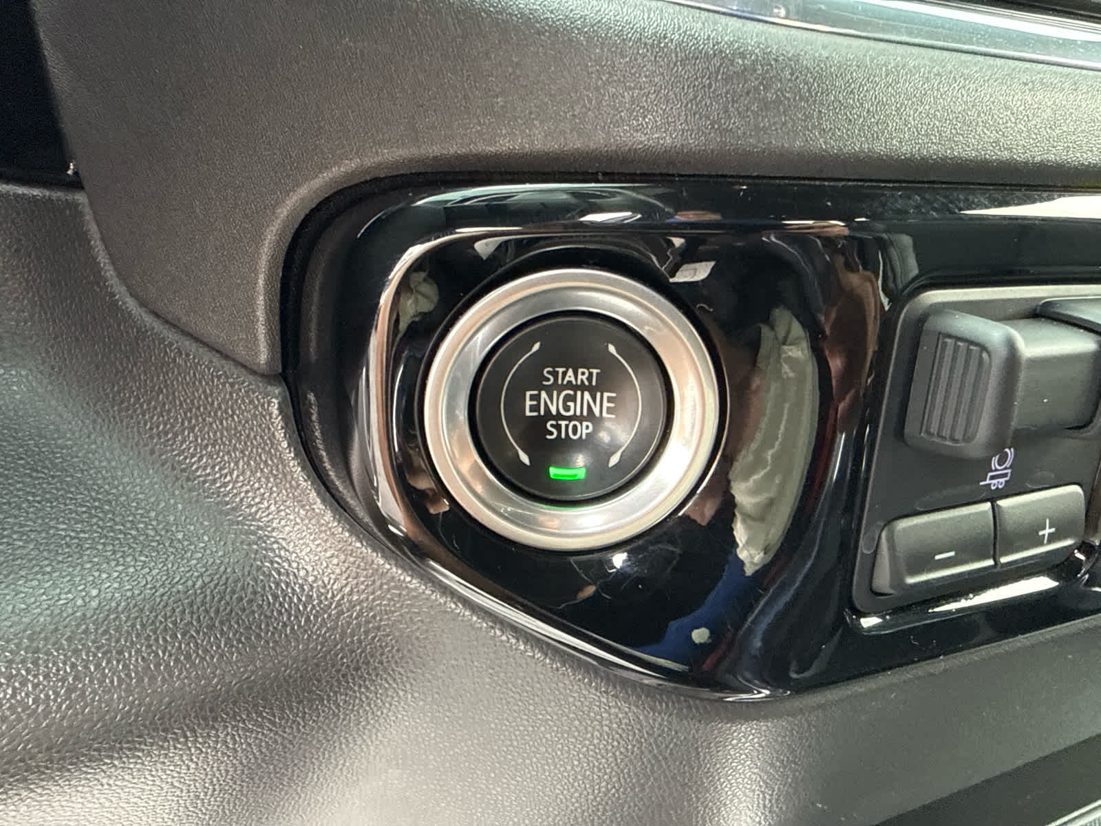 2023 Chevrolet Silverado 1500 LTZ - Photo 19