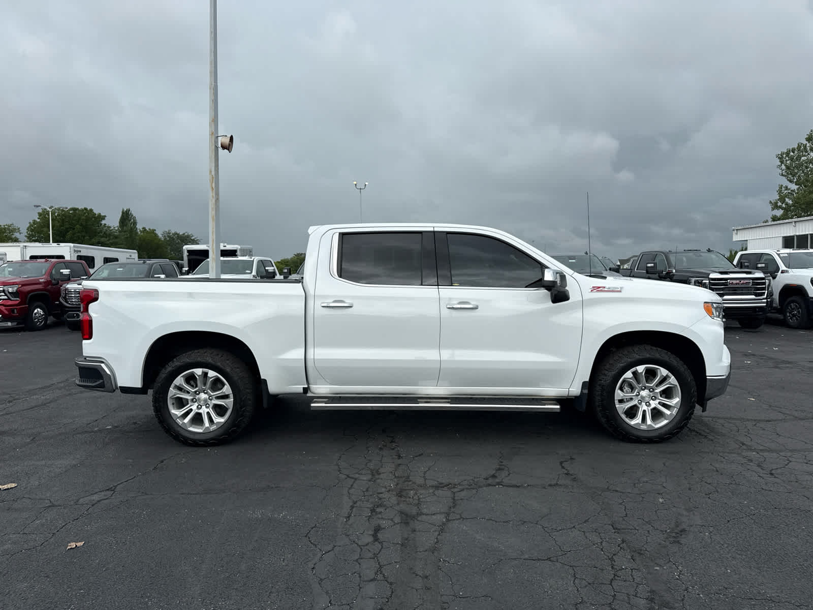 2023 Chevrolet Silverado 1500 LTZ - Photo 6