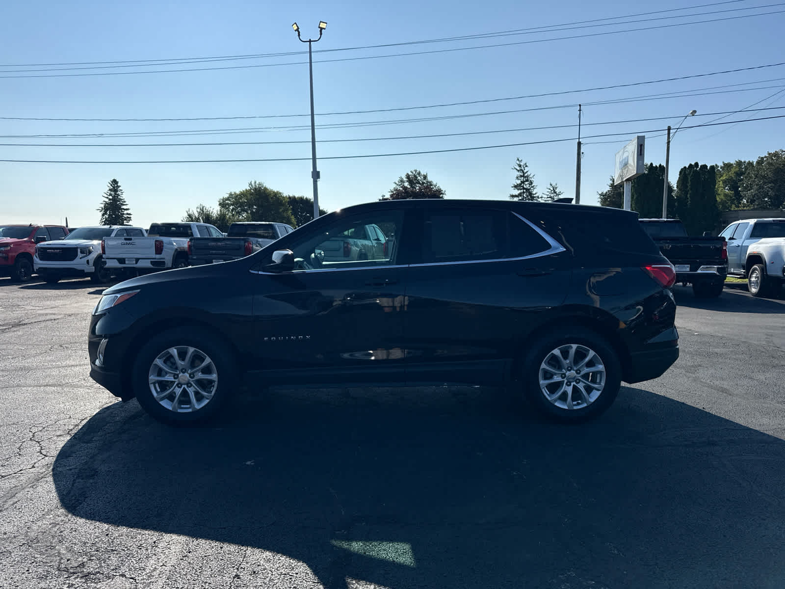 Used 2020 Chevrolet Equinox 2FL with VIN 3GNAXJEVXLL322668 for sale in London, OH