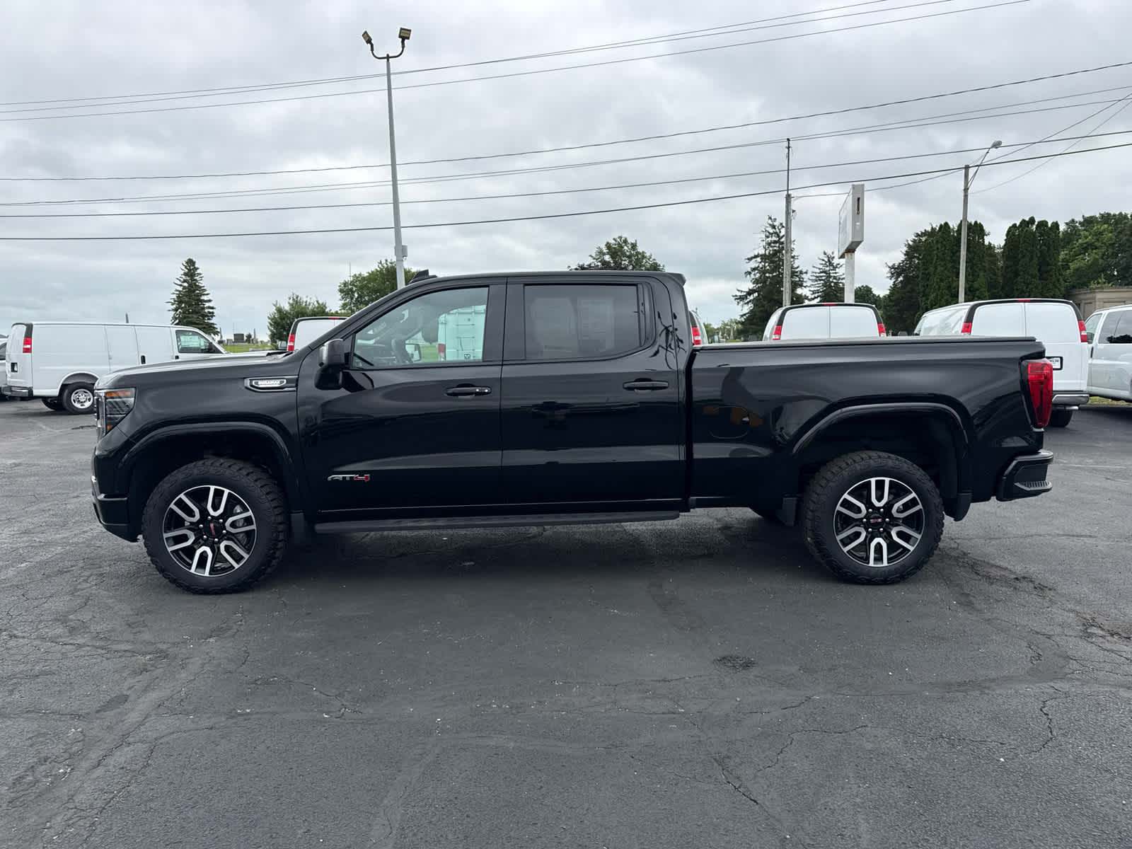 2024 GMC Sierra 1500 AT4