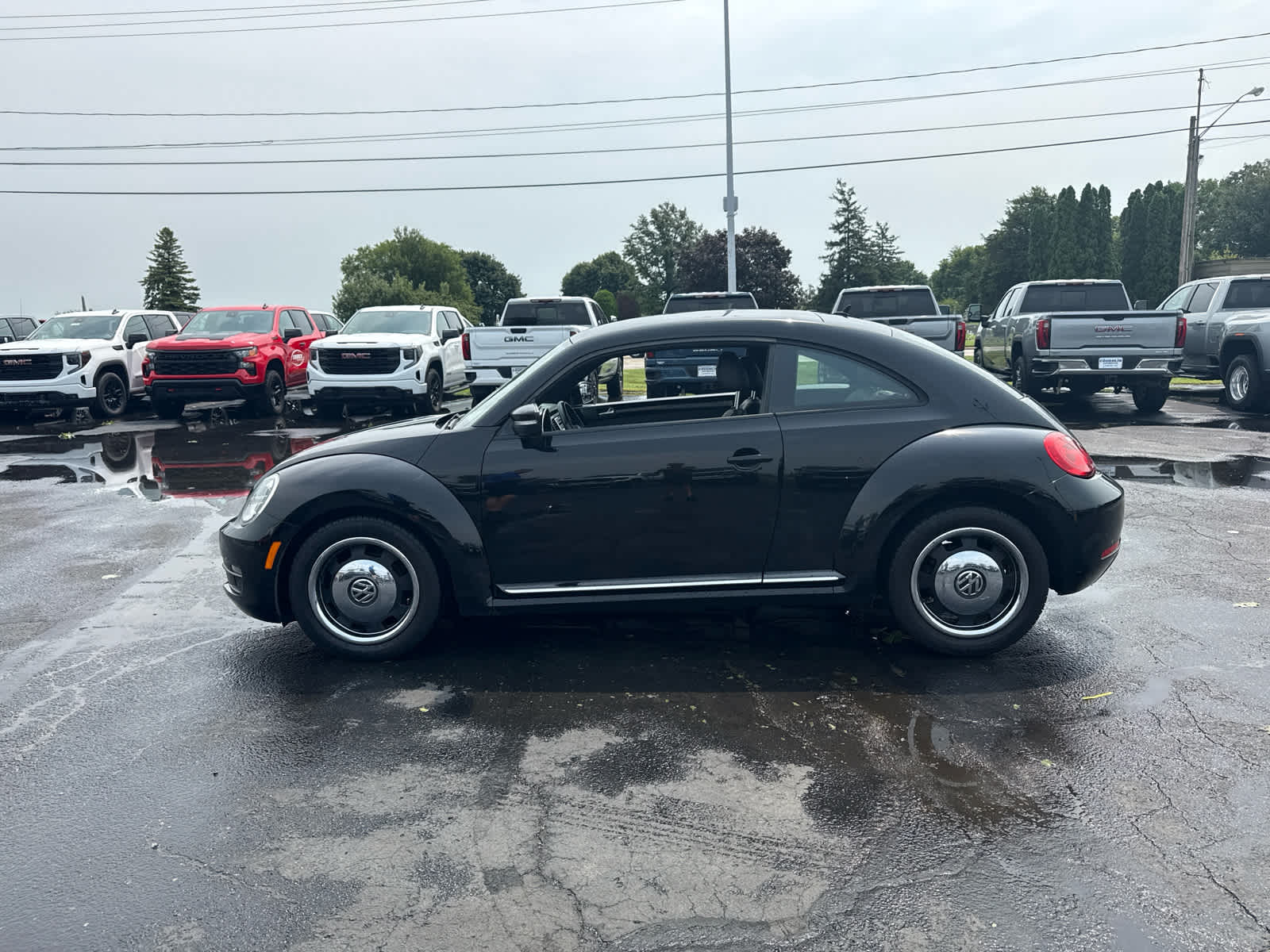 Used 2012 Volkswagen Beetle 2.5 with VIN 3VWHP7AT9CM625169 for sale in London, OH