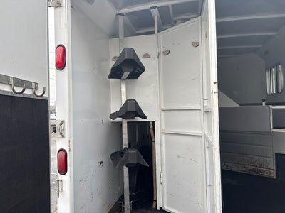 2010 BISON 4 HORSE LQ Base