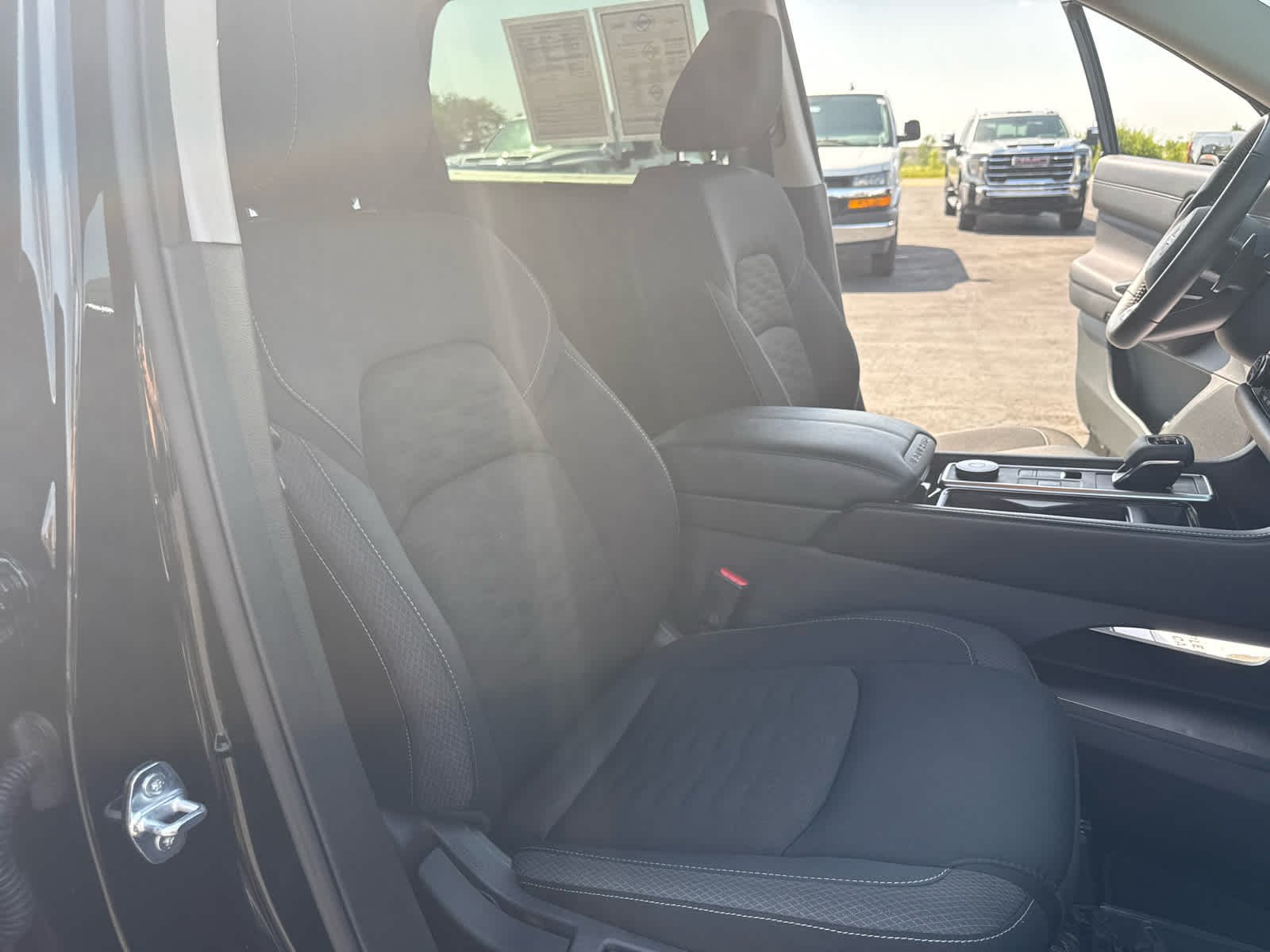 2025 Nissan Pathfinder SV 4WD