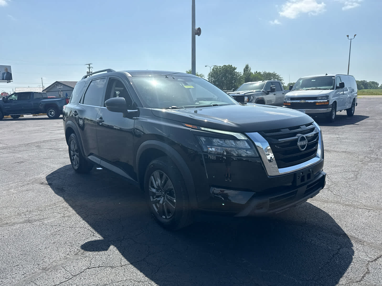 2025 Nissan Pathfinder SV 4WD