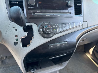 2013 Toyota Sienna LE 7 Passenger