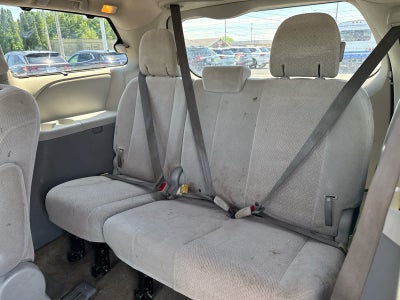 2013 Toyota Sienna LE 7 Passenger