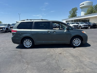 2013 Toyota Sienna LE 7 Passenger