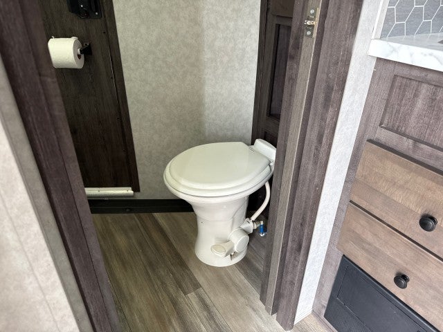 2023 BISON BISON COACH Base