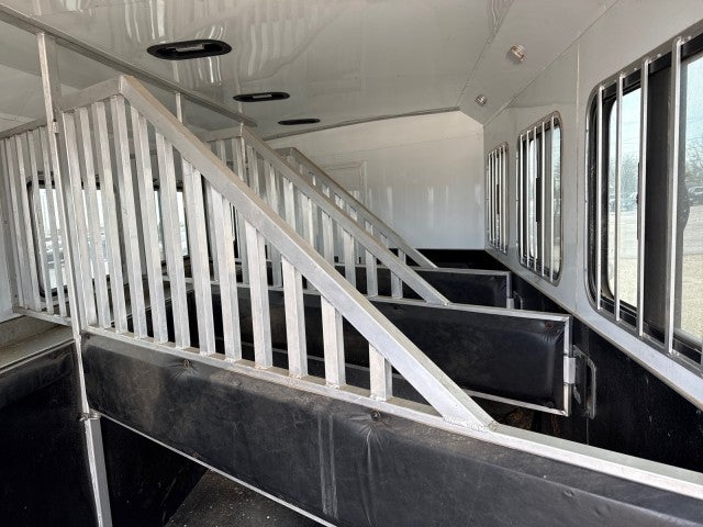 2023 BISON BISON COACH Base