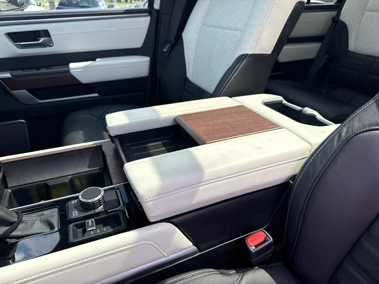 2024 Toyota Sequoia Capstone
