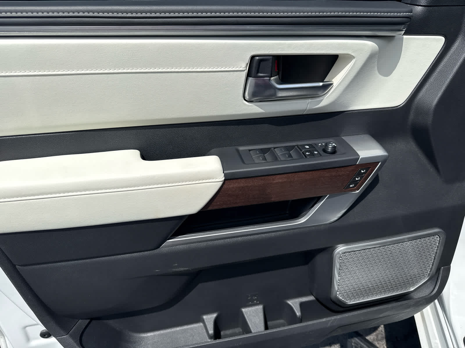 2024 Toyota Sequoia Capstone