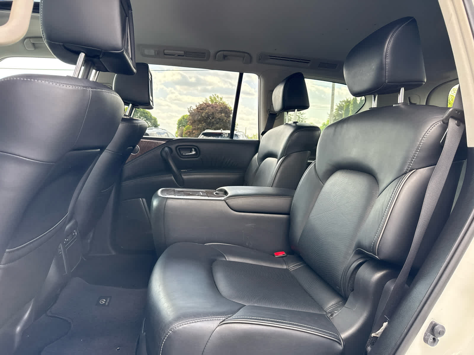 2015 INFINITI QX80 Base