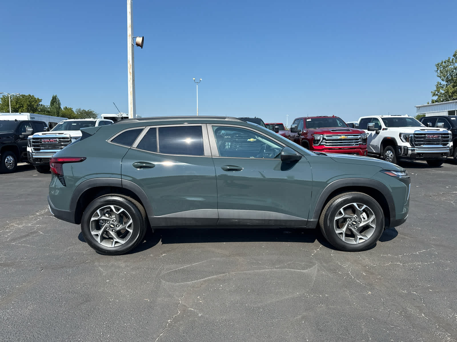 2025 Chevrolet Trax LT